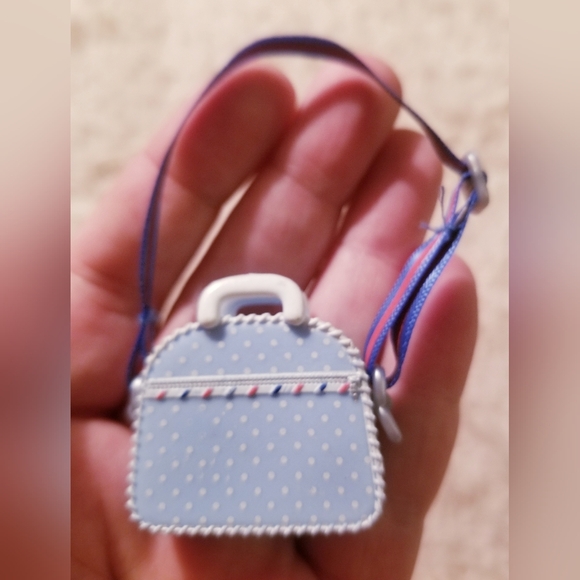 2020 L.O.L Surprise Doll OMG! Busy B. B. Purse Handbag Blue Series 2 - Picture 9 of 10